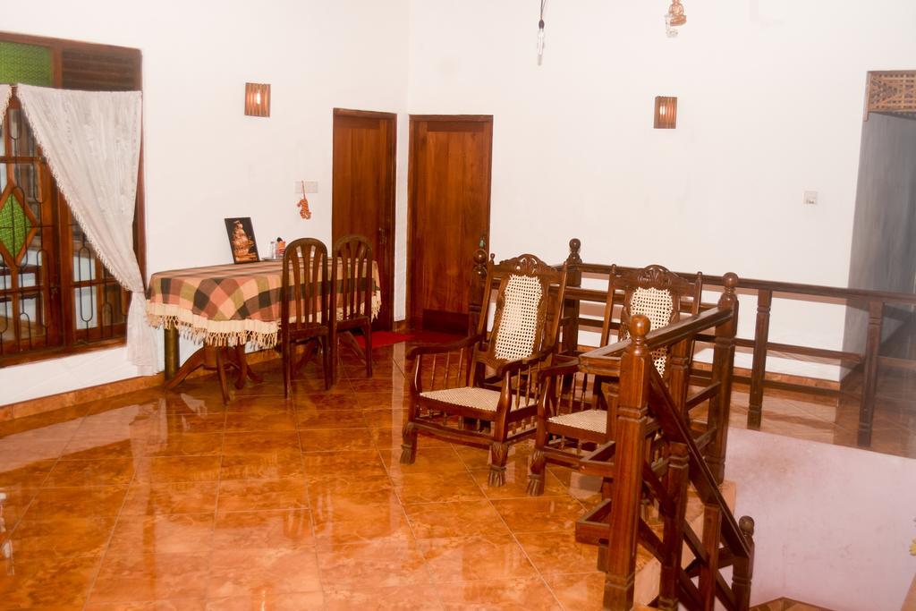 Hotel Ceylon Casa à Hikkaduwa Extérieur photo