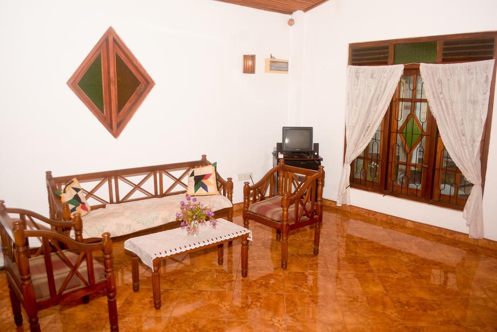 Hotel Ceylon Casa à Hikkaduwa Extérieur photo