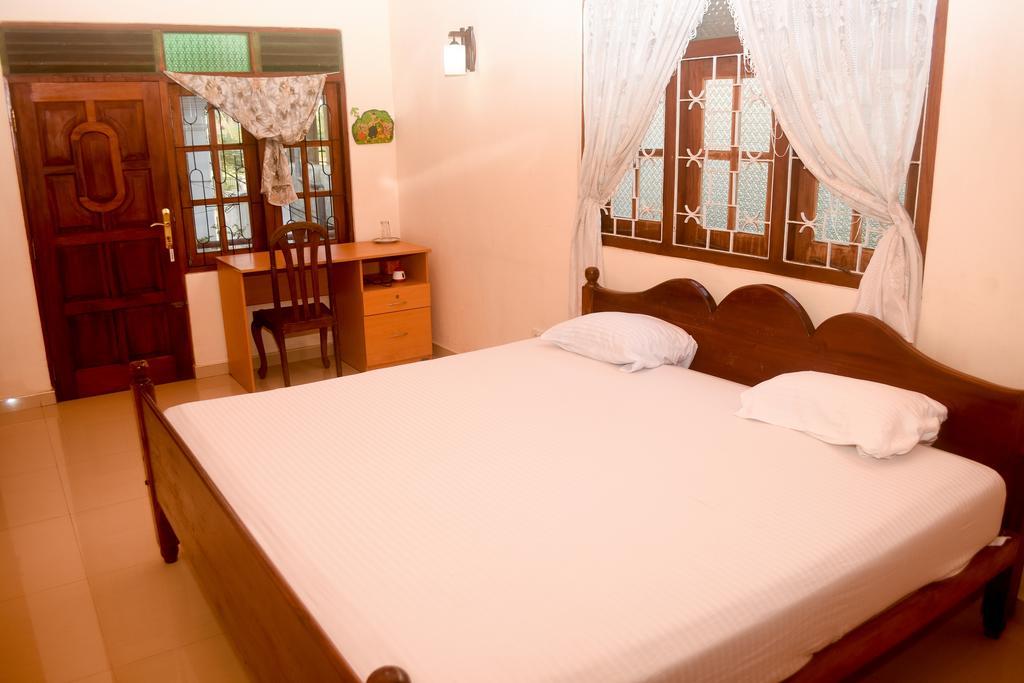 Hotel Ceylon Casa à Hikkaduwa Extérieur photo